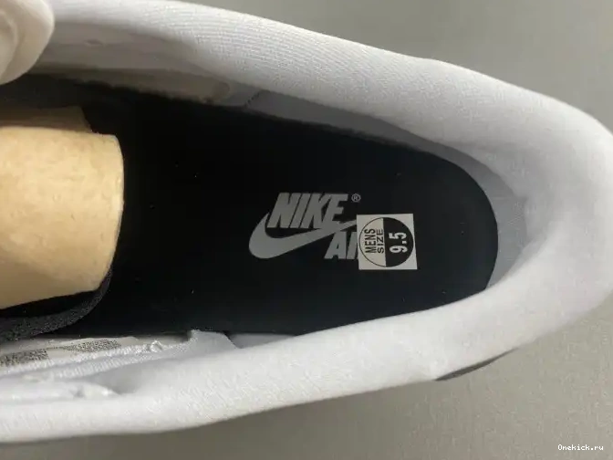 One Kick 1 Low Barons Jordan CZ0790-110 Air OG 0628